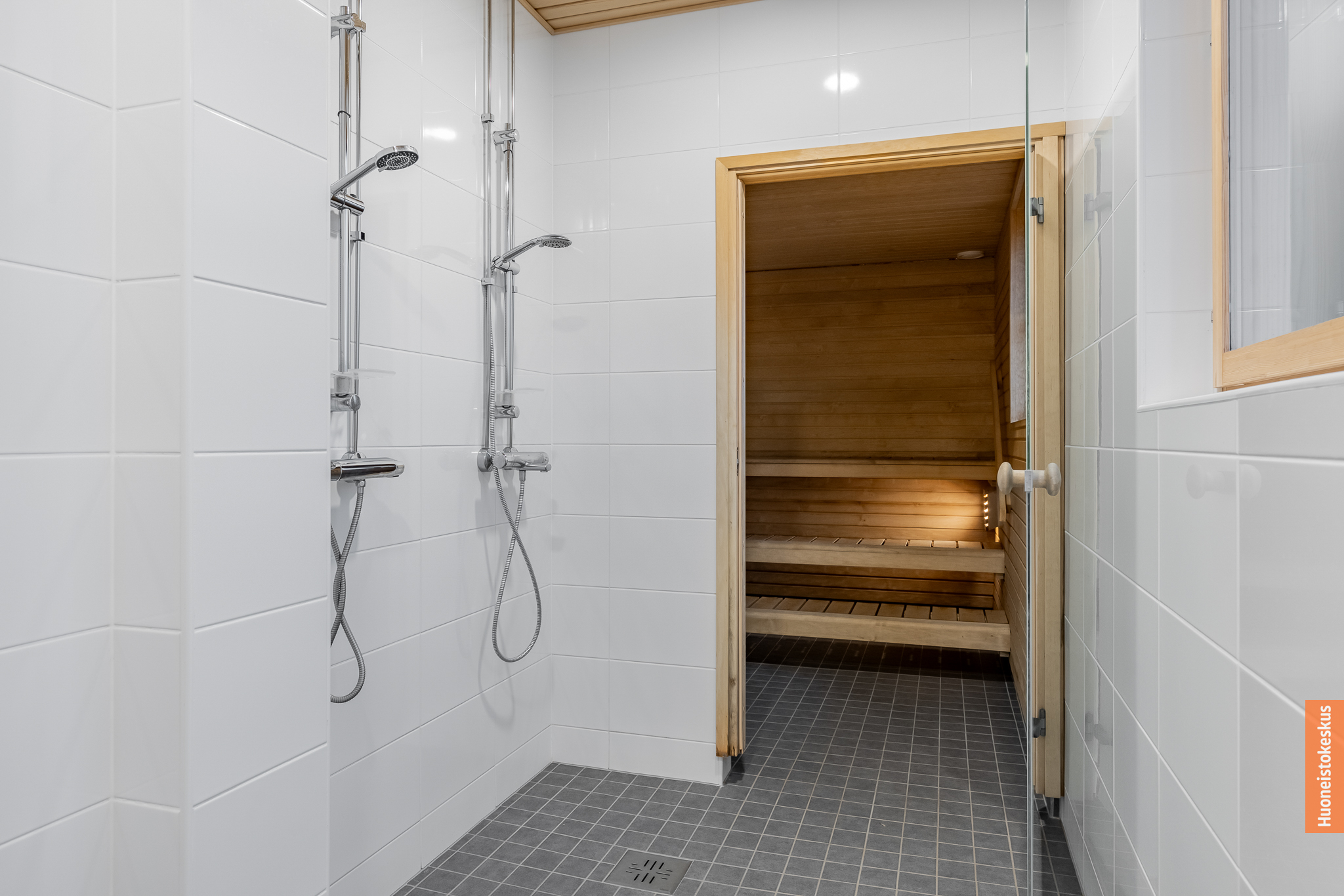 Taloyhtiön kylpyhuone