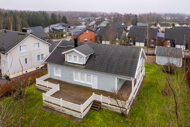 Omakotitalo, Ylä-Säterinkatu 18, Porvoo, Säterinhaka, 4h+k+2kph+3wc+s+khh, 164,50 m², 325 000 €
