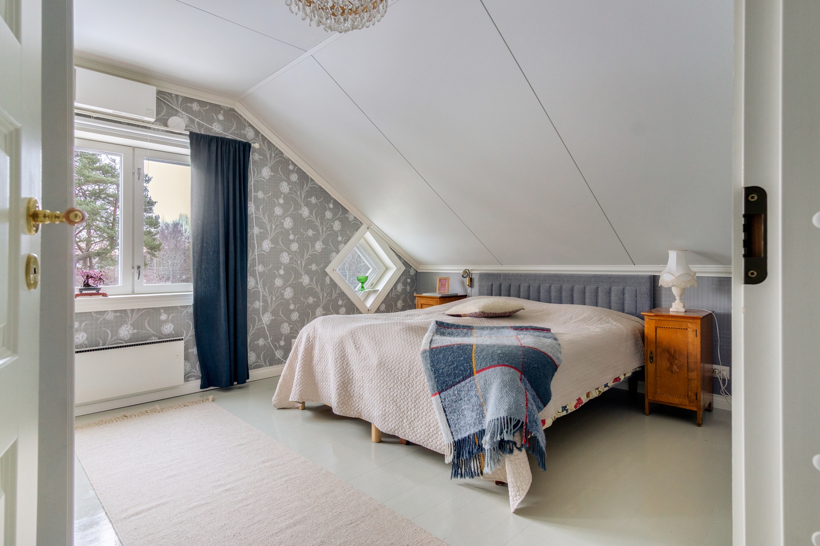 Yläkerran makuuhuone