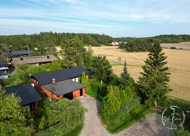Riipuskuja 8