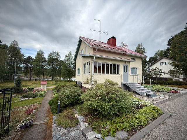 Keskikatu 9