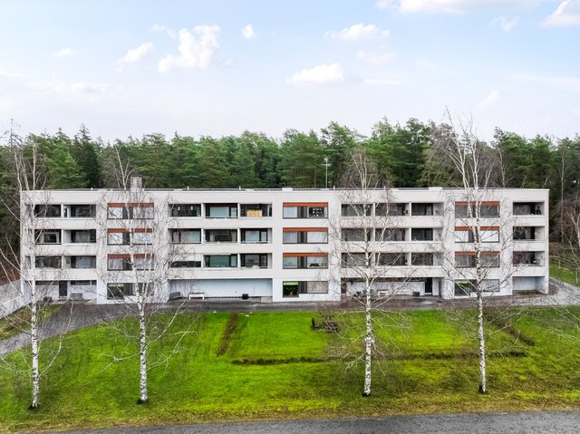 Kirjalan kirkkotie 7 C