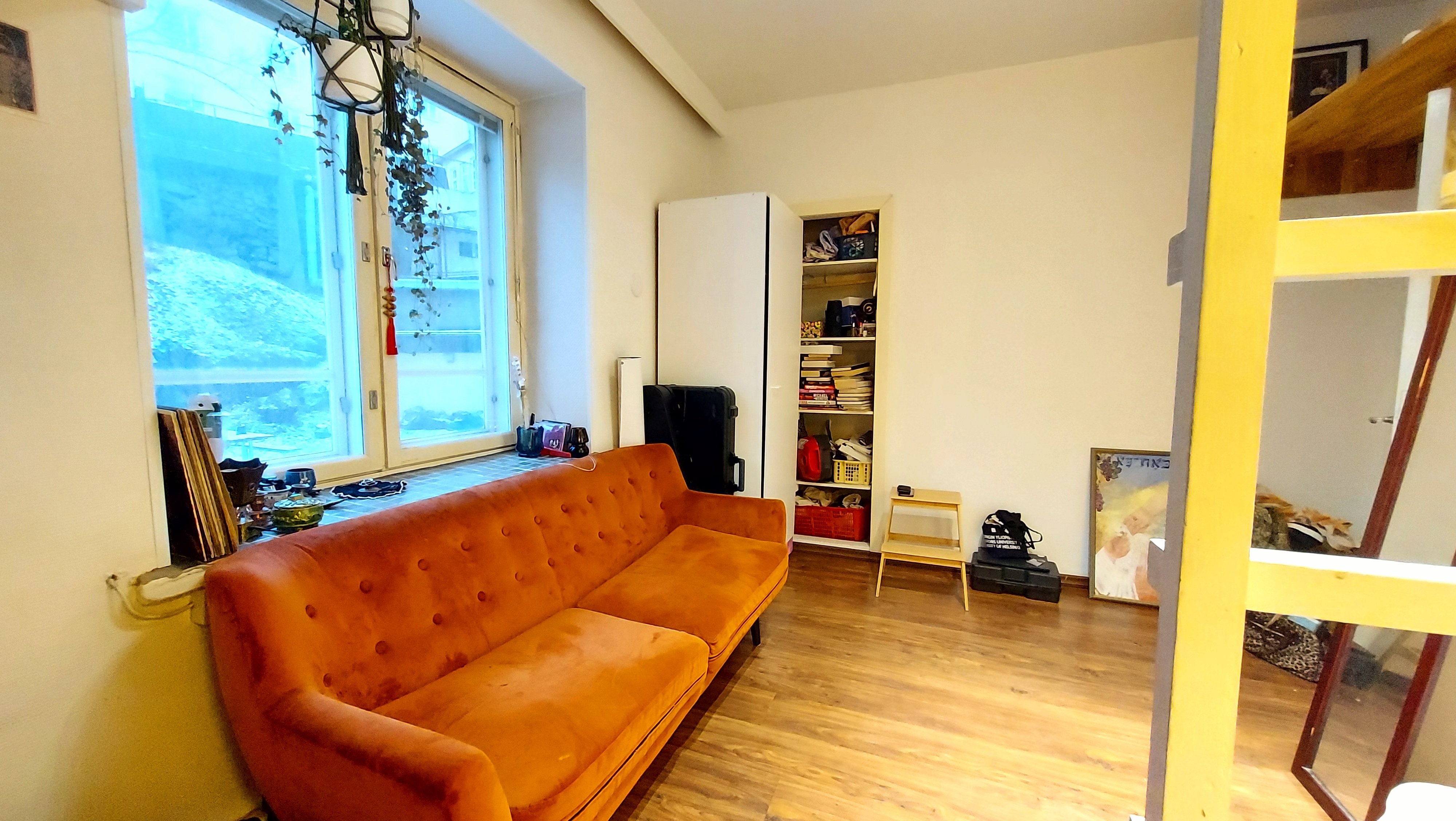 Tämän pienenkodin ilme muuttuu helposti  sisutamalla.