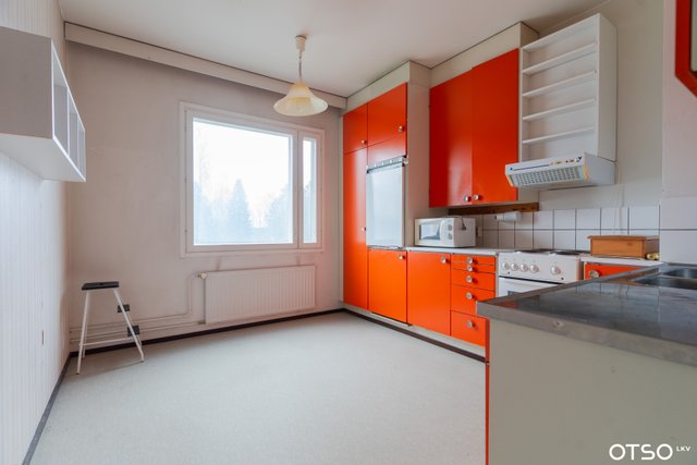 Latokartanontie 2-4 B