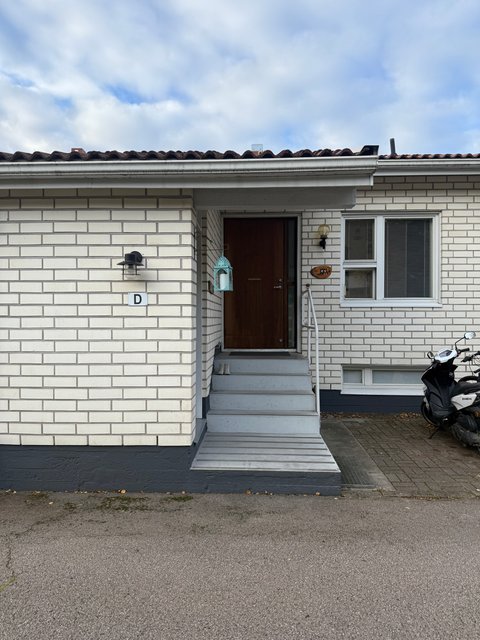 Mäyräpolku 1 D