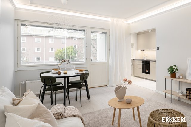 Aino Acktén tie 3 E