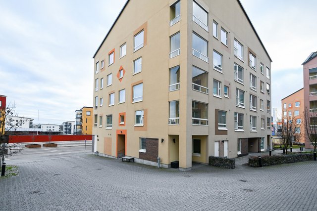 Aleksanterinkaari 12 b