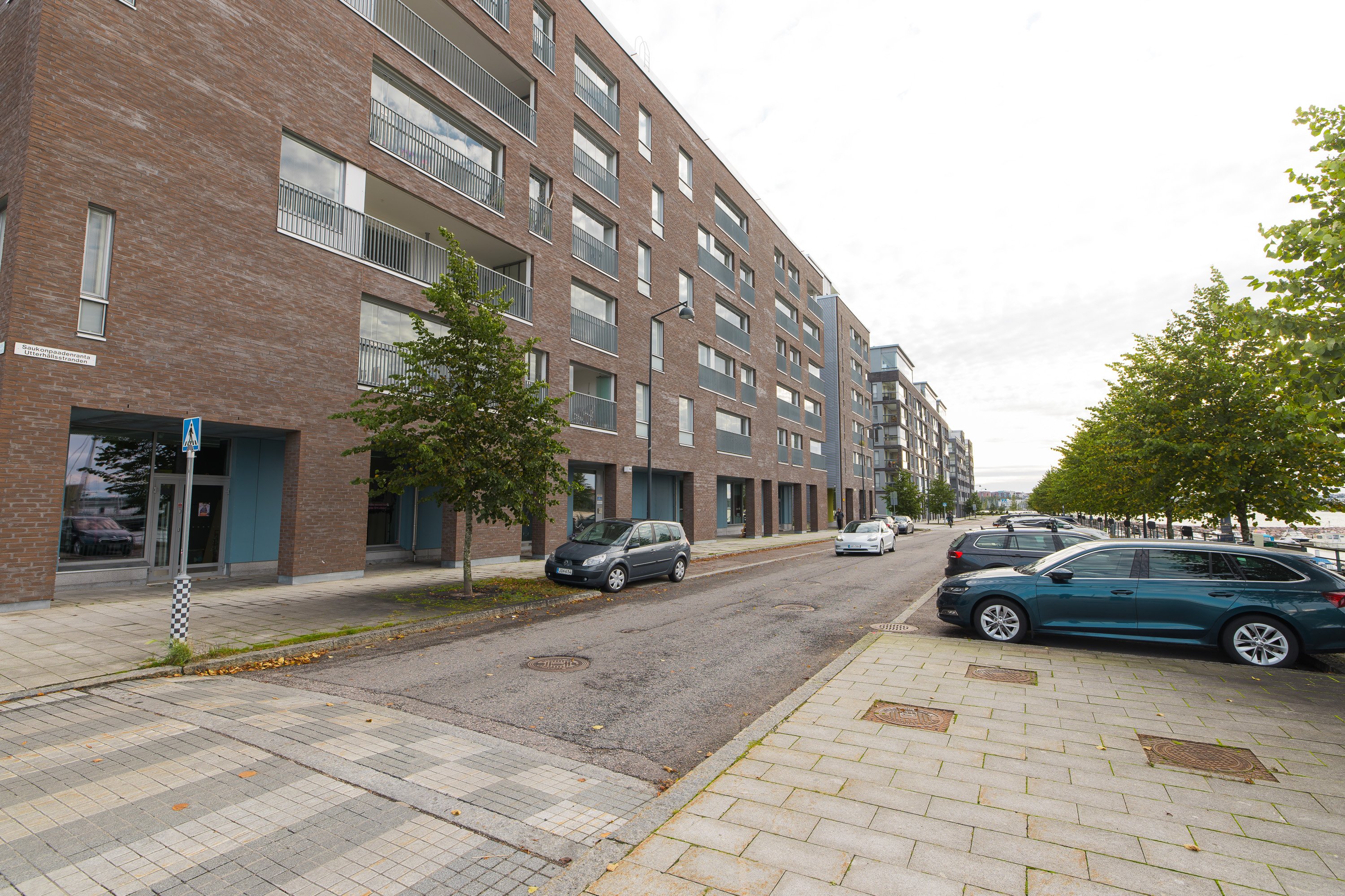 Julkisivu kadun puolelta katsottuna