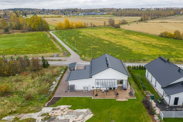 Karjalaiskyläntie 140
