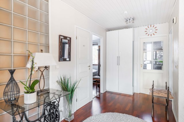 Lintukalliontie 5 B, Vantaa (Kivimäki, Martinlaakso), Kuva 4, esikatselu