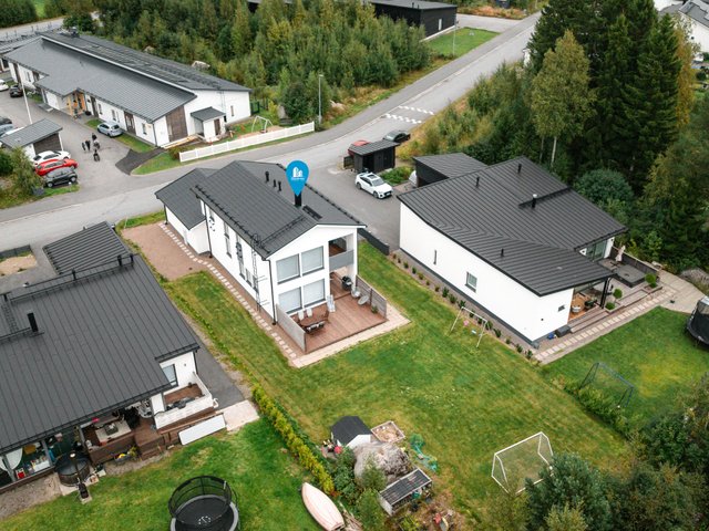 Hiilloskuja 18