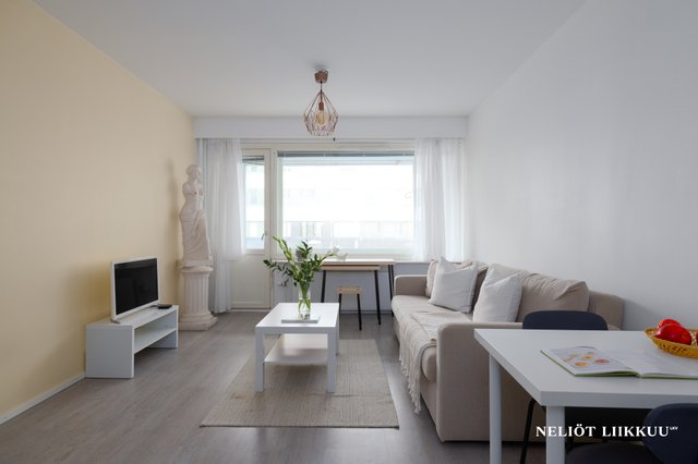 Neljäs linja 17-19 F