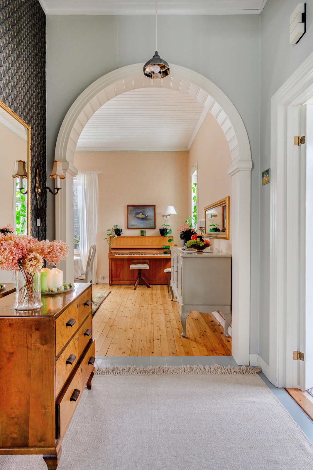 Eteisaula ja ruokailusali