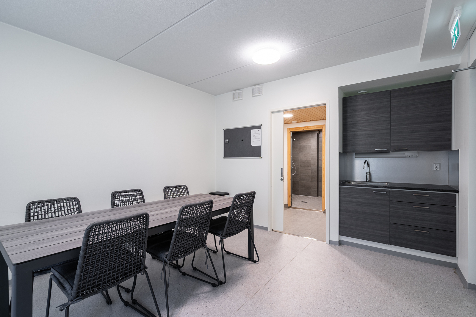 taloyhtiön saunan yhteydessä oleva huone