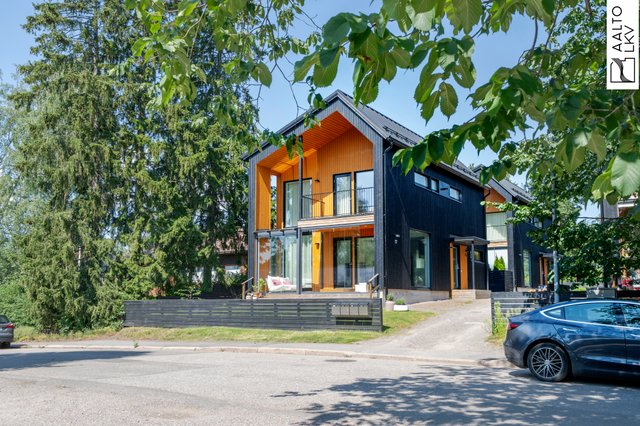 Kyntäjäntie 17 A
