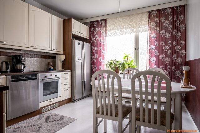 Jäkärlän puistokatu 15 B