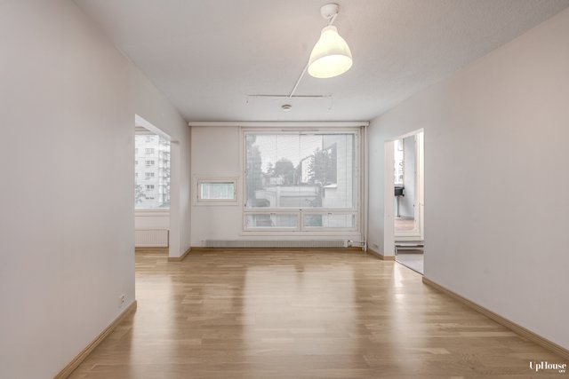 Ristiaallokonkatu 4 B