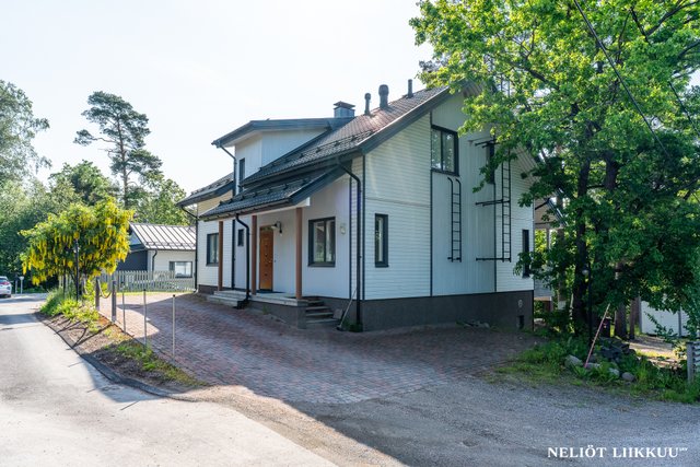 Varaväentie 9 A