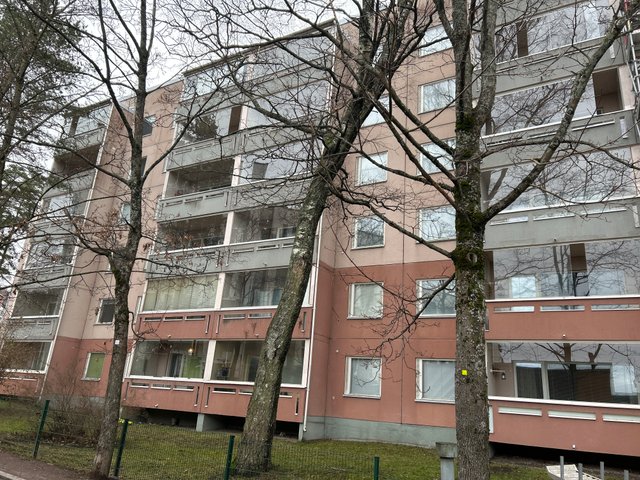 Laajaniityntie 8, Vantaa (Martinlaakso), Kuva 1, esikatselu