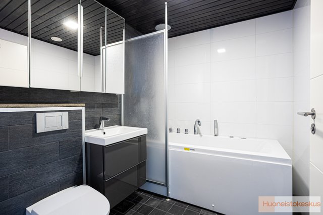 Hallakorvenkatu 10, Kuopio (Rautaniemi), Kuva 15, esikatselu