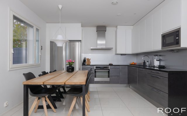 Ritariperhosentie 10 J