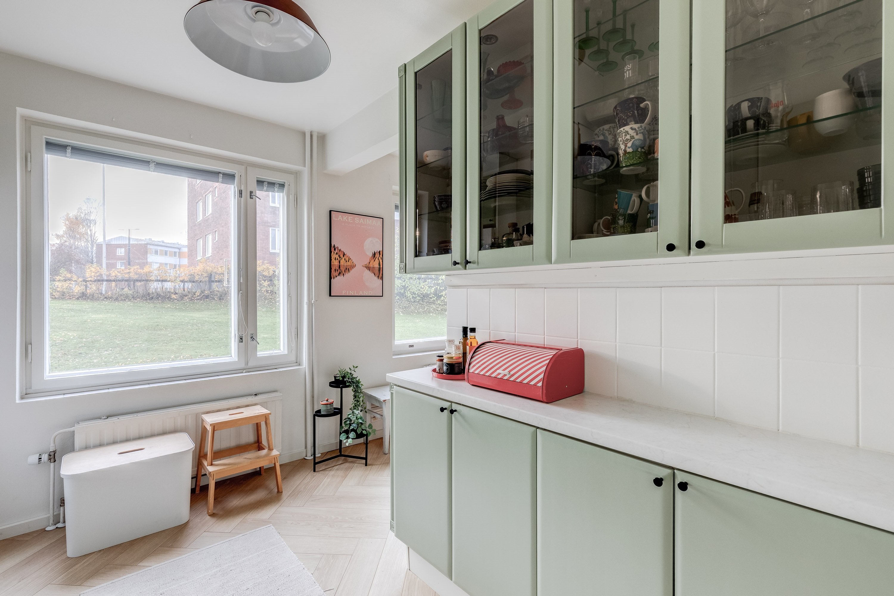 Valoisa ja tyylikäs keittiö on päivitetty 2020.