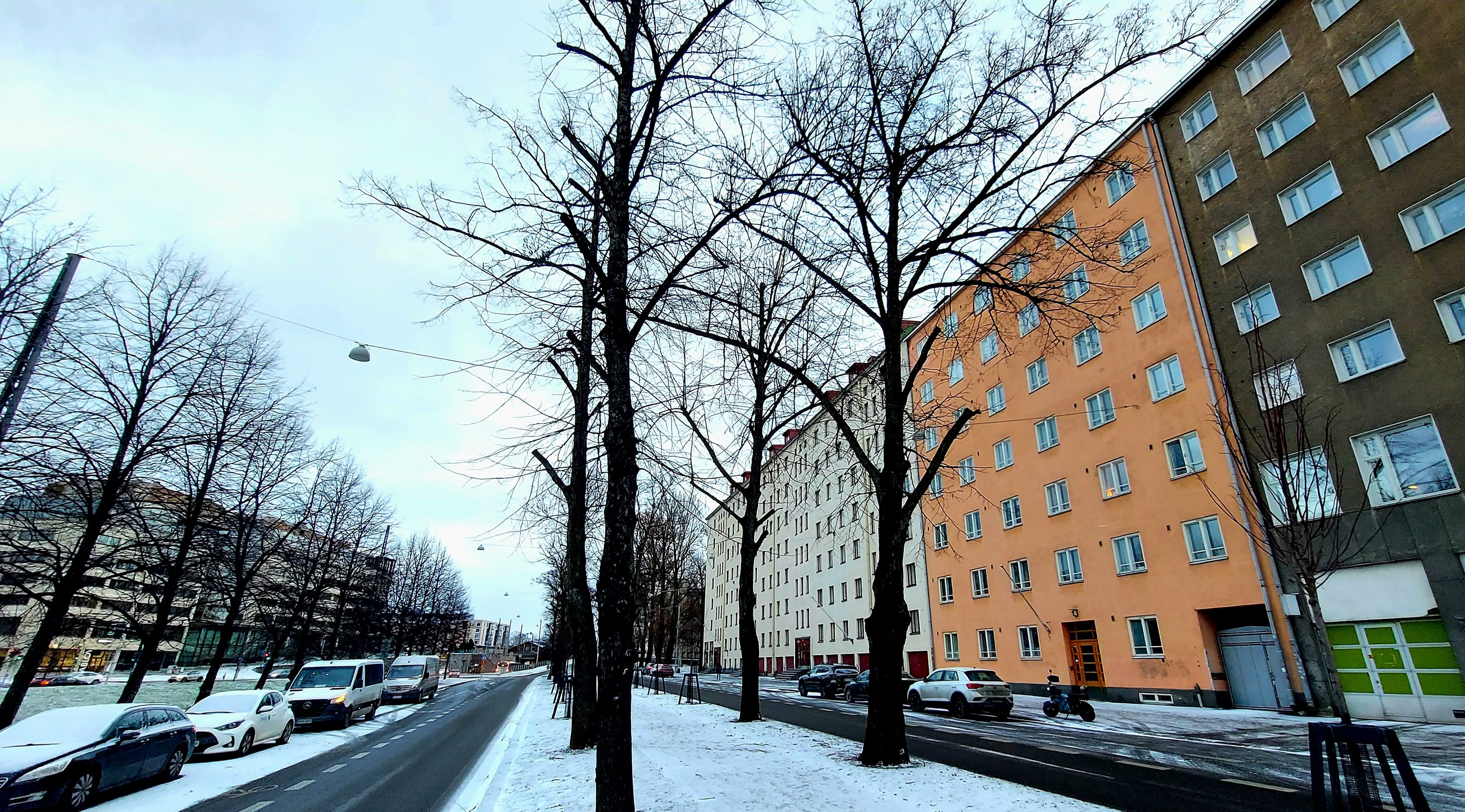 Talo sijaitsee OP:n pääkonttoria vastapäätä.