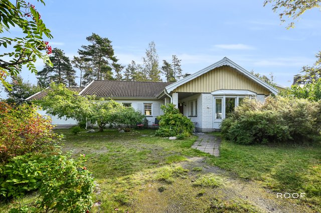 Rusthollinharju 8