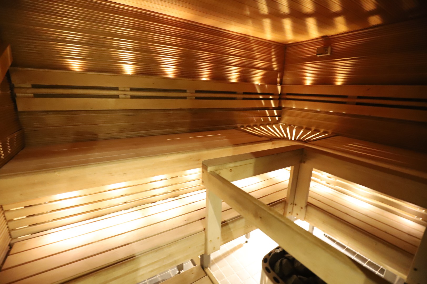 Taloyhtiön sauna.