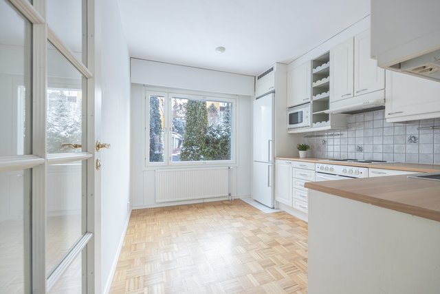 Ristiniementie 4, Espoo (Laurinlahti), Kuva 1, esikatselu