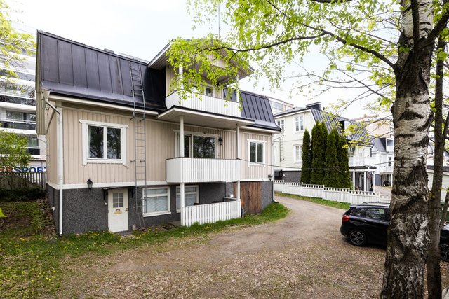 Eteläkatu 11