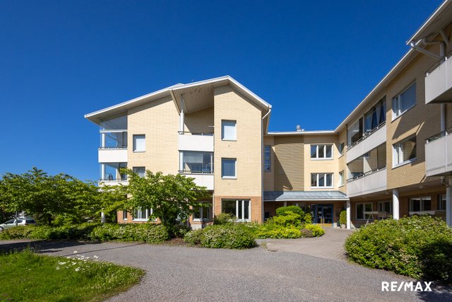 Kuvernöörinkuja 13 C