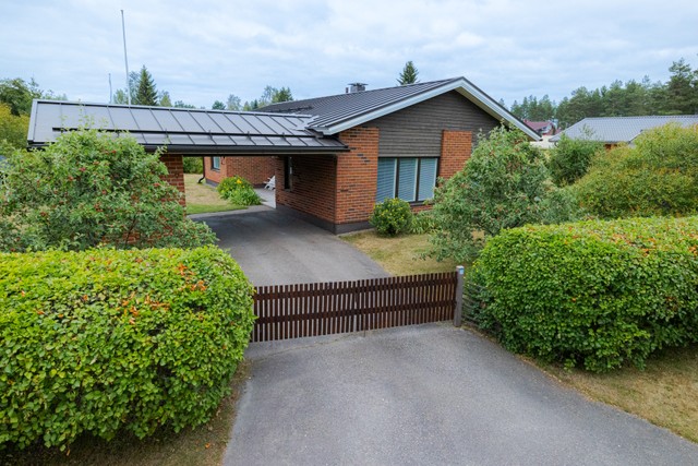 Mäntymetsäntie 7