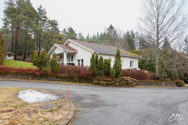 Vähärasinkatu 21