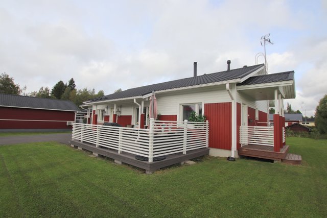 Hyvärisentie 24