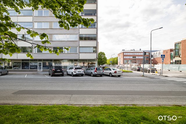 Eteläpuisto 17 B