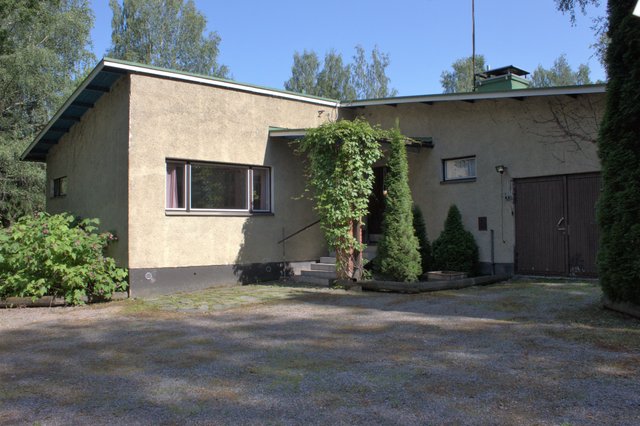 Miekkakivi 4