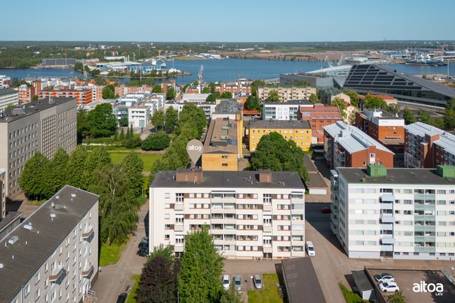 Keskuskatu 3 B