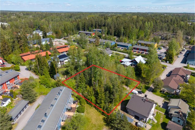 Pitkäniityntie 8