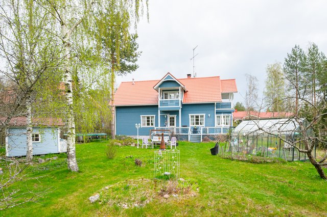 Riihikallionpolku 8