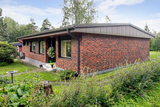 Tuomaankuja 1
