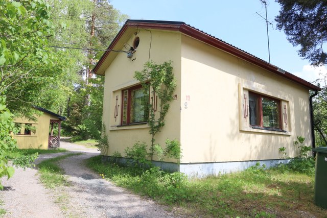 Laaksotie 12