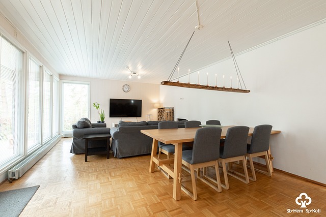 Lärkkullantie 1 as