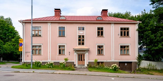 Ammattikoulunkatu 10 A