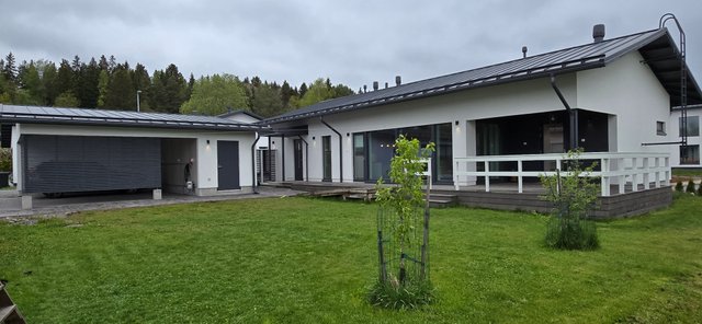 Salmiakkiaukio 7