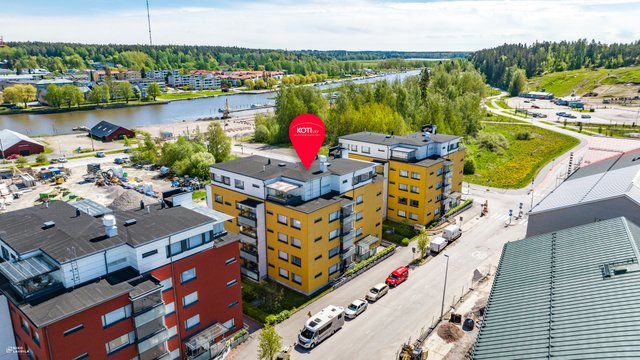 Taidetehtaanpolku 4