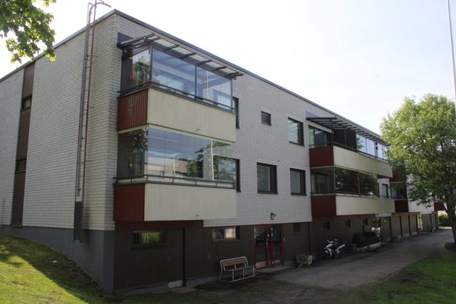 Tikkamäentie 11