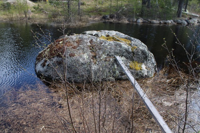 Tällä kivellä on muinoin saari vaihtanut omistajaa.