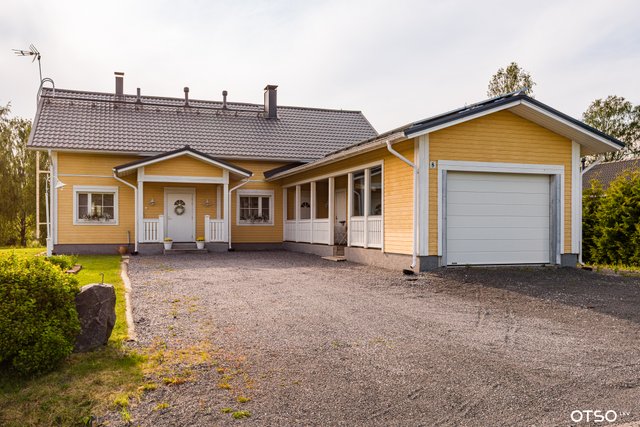 Holmantie 8