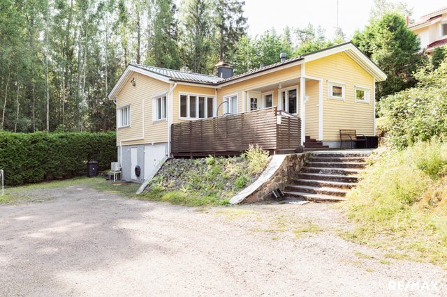 Saunamäentie 10